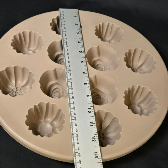 Pampered Chef Silicone 13" Round 12 Muffin Cupcake Dessert Pan Mold Flower #1613 - Picture 6 of 8